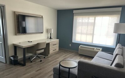 La Quinta Inn & Suites by Wyndham Albuquerque Midtown