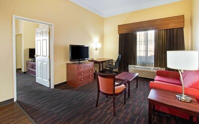 La Quinta Inn & Suites by Wyndham Albuquerque Midtown
