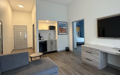 La Quinta Inn & Suites by Wyndham Albuquerque Midtown