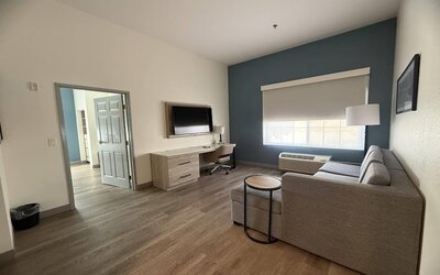 La Quinta Inn & Suites by Wyndham Albuquerque Midtown