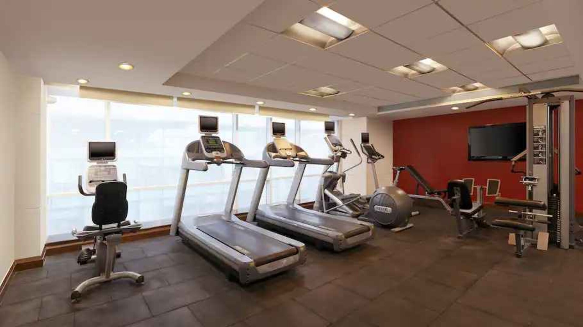 Fitness center at the Hilton Garden Inn New Delhi/Saket.