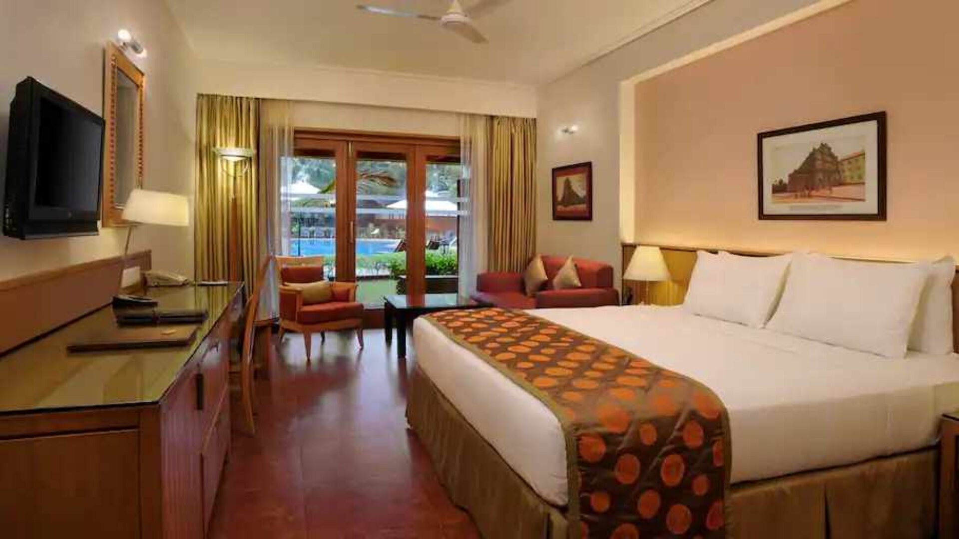 King bedroom with working station at the DoubleTree by Hilton Goa - Arpora - Baga.