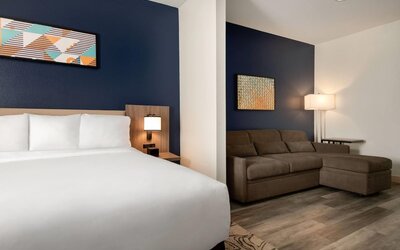 La Quinta Inn & Suites by Wyndham Montgomery