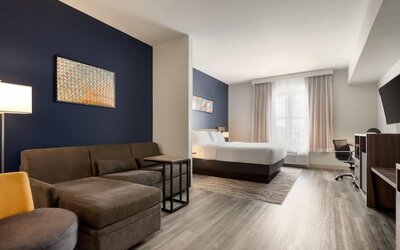 La Quinta Inn & Suites by Wyndham Montgomery