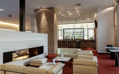 Lobby workspace at the Hilton Madrid Airport.