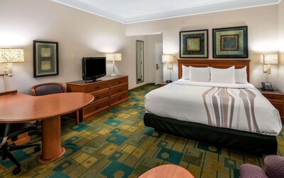 La Quinta Inn & Suites by Wyndham Phoenix West Peoria