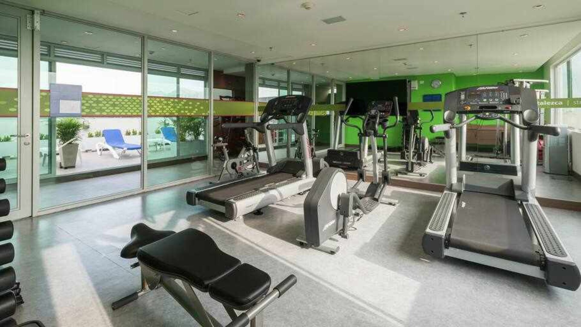 Fitness center at the Hampton by Hilton - Yopal.
