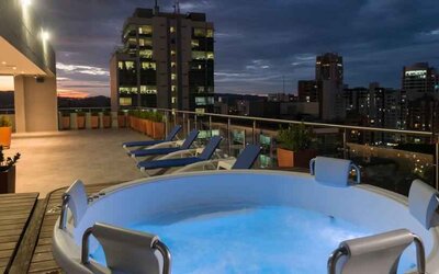 Outdoor pool at the Hampton by Hilton Bucaramanga
