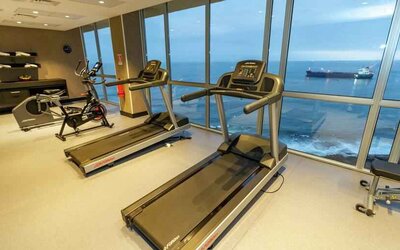Fitness center at the Hampton by Hilton Antofagasta.