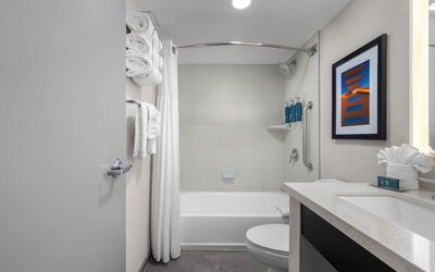 DoubleTree by Hilton Phoenix Midtown