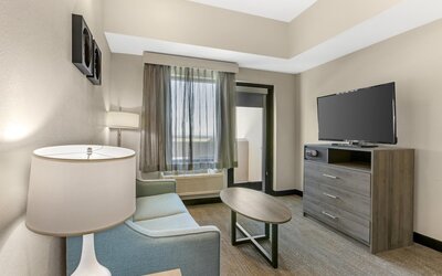 Standard Room, 1 King Bed, Accessible, Kitchenette