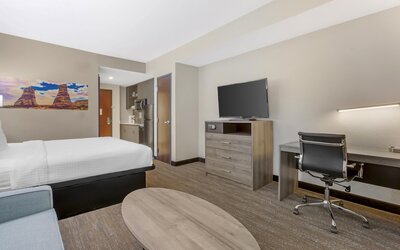Standard Room, 1 King Bed, Non Smoking, Refrigerator & Microwave