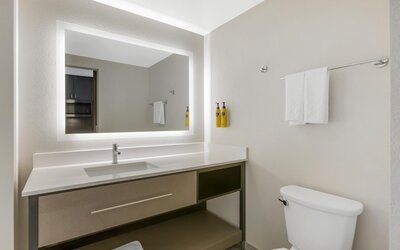 Standard Room, 2 Queen Beds, Non Smoking, Kitchenette