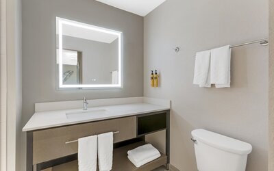 Standard Room, 2 Queen Beds, Non Smoking, Refrigerator & Microwave