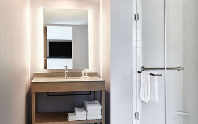 Hyatt Place Phoenix / Downtown