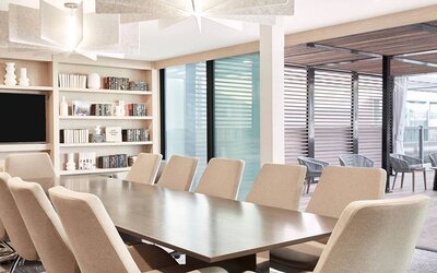 Bright meeting room at the AC Hotel By Marriott Pleasanton.