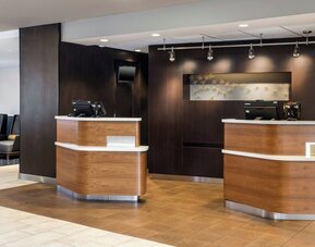 Courtyard Phoenix North by Marriott