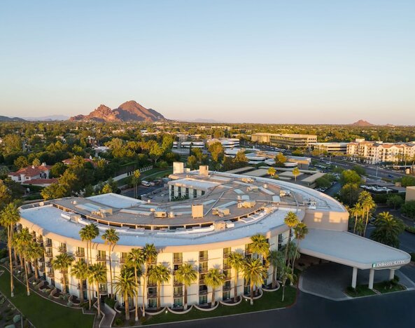 Embassy Suites by Hilton Phoenix Biltmore