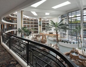 Embassy Suites by Hilton Phoenix Biltmore