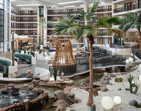 Embassy Suites by Hilton Phoenix Biltmore
