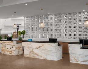 Embassy Suites by Hilton Phoenix Biltmore