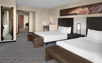 Embassy Suites by Hilton Phoenix Biltmore