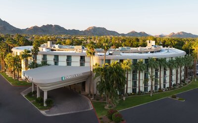 Embassy Suites by Hilton Phoenix Biltmore