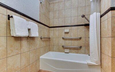 Drury Inn & Suites Phoenix Happy Valley