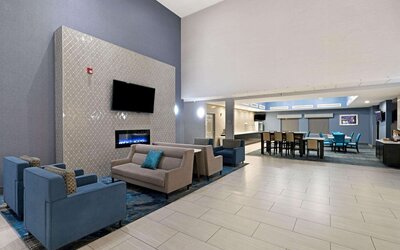 La Quinta Inn & Suites by Wyndham Phoenix I-10 West