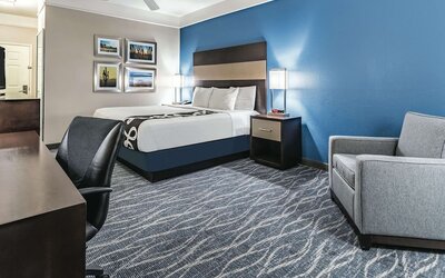 La Quinta Inn & Suites by Wyndham Phoenix I-10 West