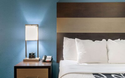 La Quinta Inn & Suites by Wyndham Phoenix I-10 West