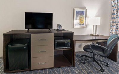 La Quinta Inn & Suites by Wyndham Phoenix I-10 West