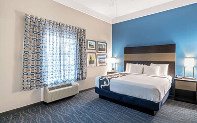La Quinta Inn & Suites by Wyndham Phoenix I-10 West