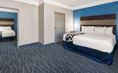 La Quinta Inn & Suites by Wyndham Phoenix I-10 West