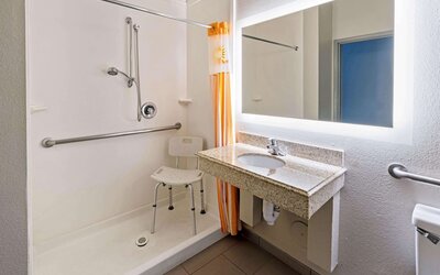 La Quinta Inn & Suites by Wyndham Phoenix I-10 West