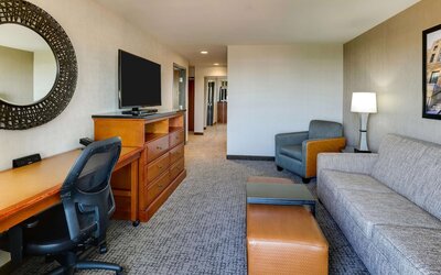 Drury Inn & Suites Phoenix Airport