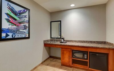Drury Inn & Suites Phoenix Airport