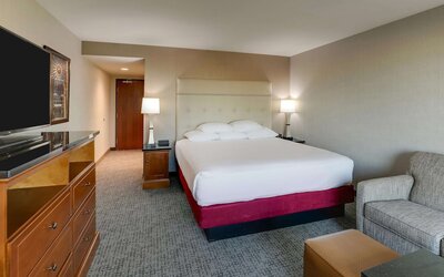 Drury Inn & Suites Phoenix Airport