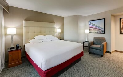 Drury Inn & Suites Phoenix Airport