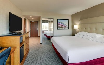 Drury Inn & Suites Phoenix Airport