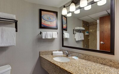 Drury Inn & Suites Phoenix Airport