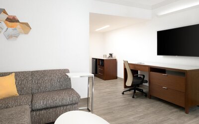 DoubleTree Suites by Hilton Phoenix