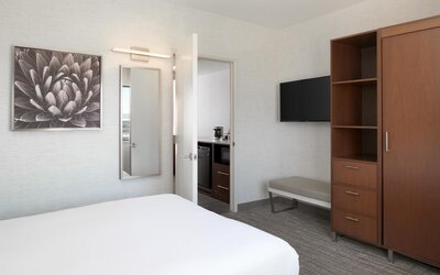 DoubleTree Suites by Hilton Phoenix