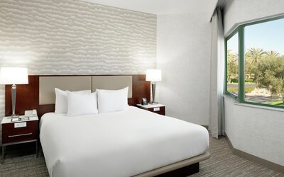 DoubleTree Suites by Hilton Phoenix
