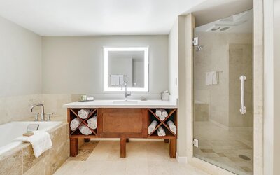 Suite, 1 King Bed