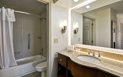Homewood Suites by Hilton Phoenix-Biltmore