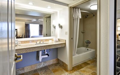 Homewood Suites by Hilton Phoenix-Biltmore