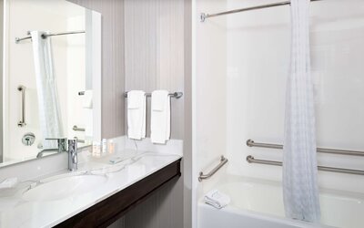 Homewood Suites by Hilton Phoenix Airport South