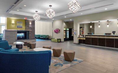 Homewood Suites by Hilton Phoenix Airport South