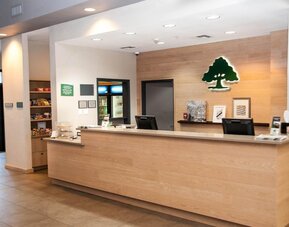 GreenTree Inn & Suites Phoenix Sky Harbor